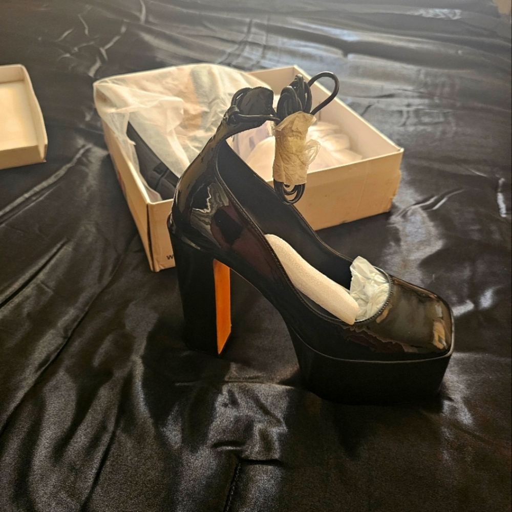 EGO "Talk of town" platform Patent leather